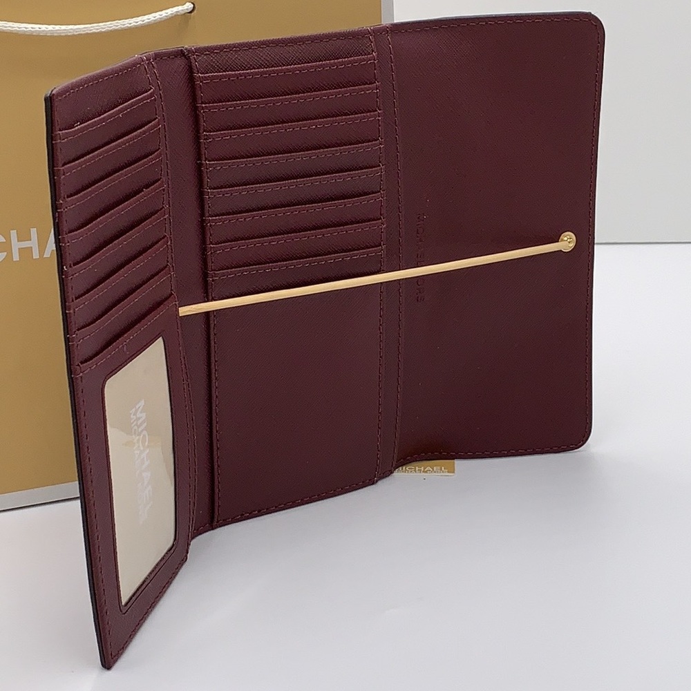 MICHAEL KORS JET SET TRAVEL LG TRIFOLD MERLOT - Picture 5 of 16